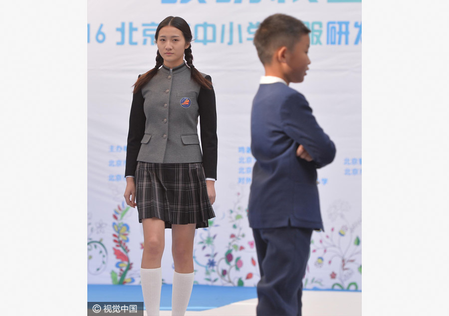 Novos uniformes escolares apresentados em Beijing
