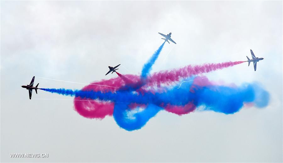 Red Arrows britanicos em destaque no Show Aéreo da China