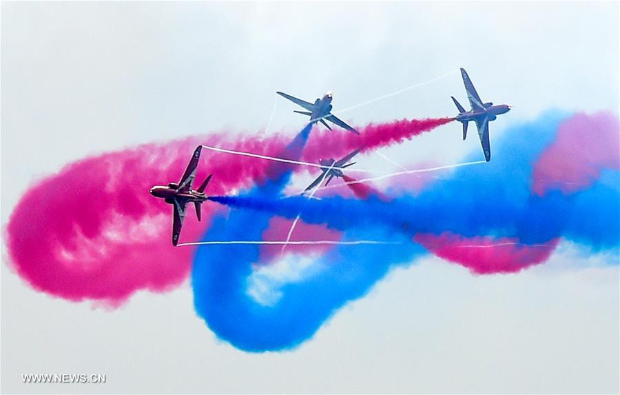 Red Arrows britanicos em destaque no Show Aéreo da China