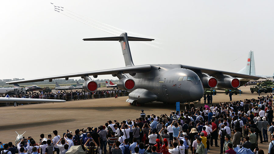 Avi?o de transporte Y-20 exibido em Zhuhai
