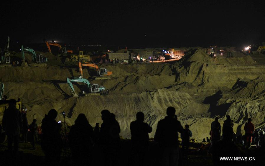 Crian?a de 6 anos cai em po?o seco na província de Hebei