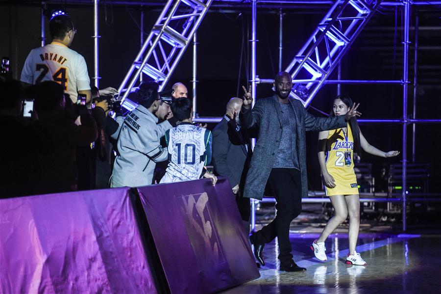 Kobe Bryant se encontra com f?s em Shenyang da China