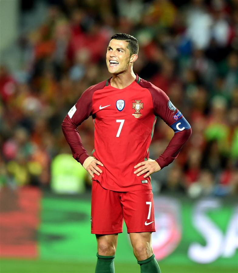 Eliminatórias para Copa do Mundo FIFA de 2018: Portugal vence Let?nia por 4 a 1