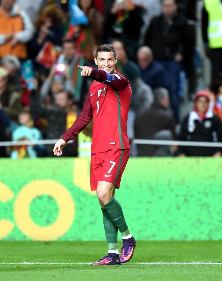 Eliminatórias para Copa do Mundo FIFA de 2018: Portugal vence Let?nia por 4 a 1