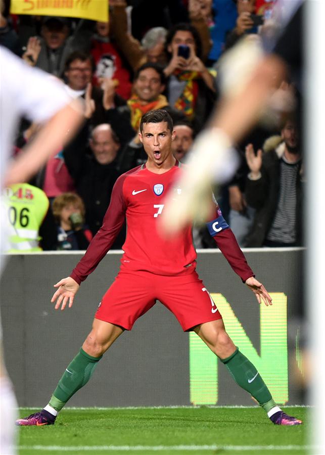 Eliminatórias para Copa do Mundo FIFA de 2018: Portugal vence Let?nia por 4 a 1