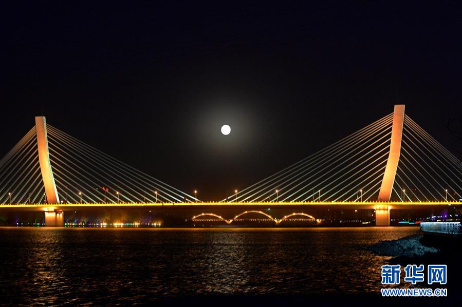 “Superlua” vista da China