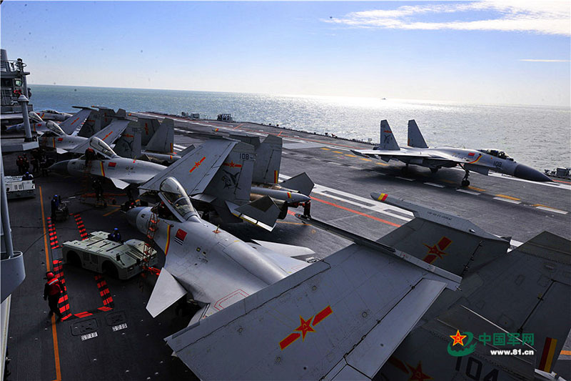 China publica fotos documentais dos treinos a bordo do porta-avi?es Liaoning