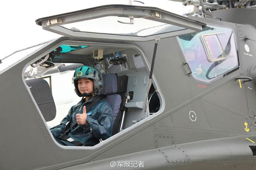 Primeiras pilotos femininas prontas para servir no esquadr?o de helicópteros de ataque da China