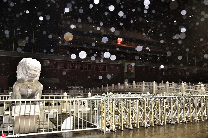 Beijing pintada de branco na primeira queda de neve do ano