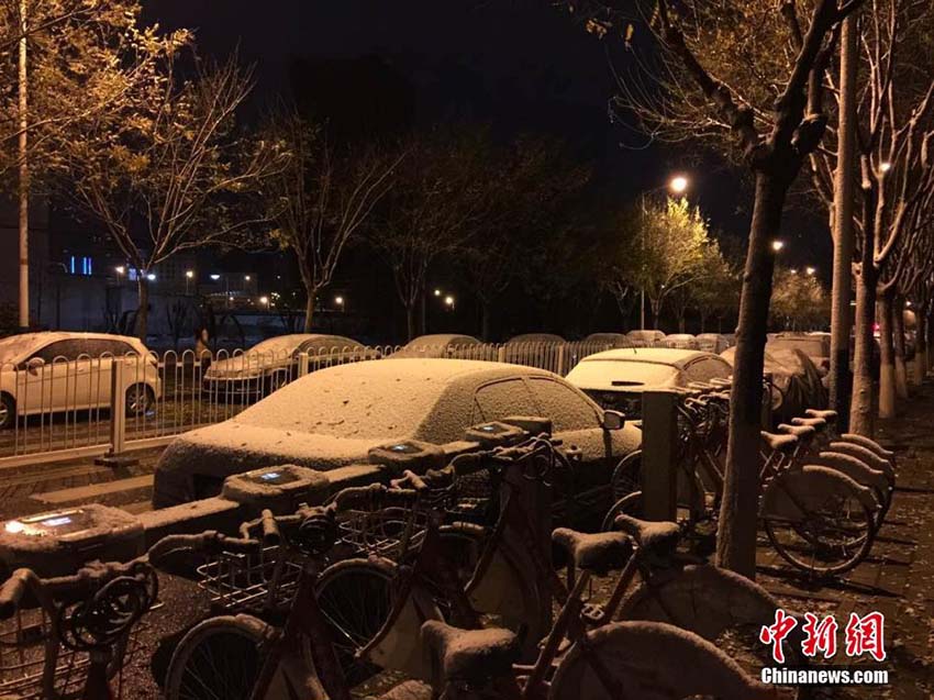 Beijing pintada de branco na primeira queda de neve do ano