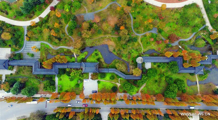 Fotografias aéreas do cenério do Slender West Lake no leste da China