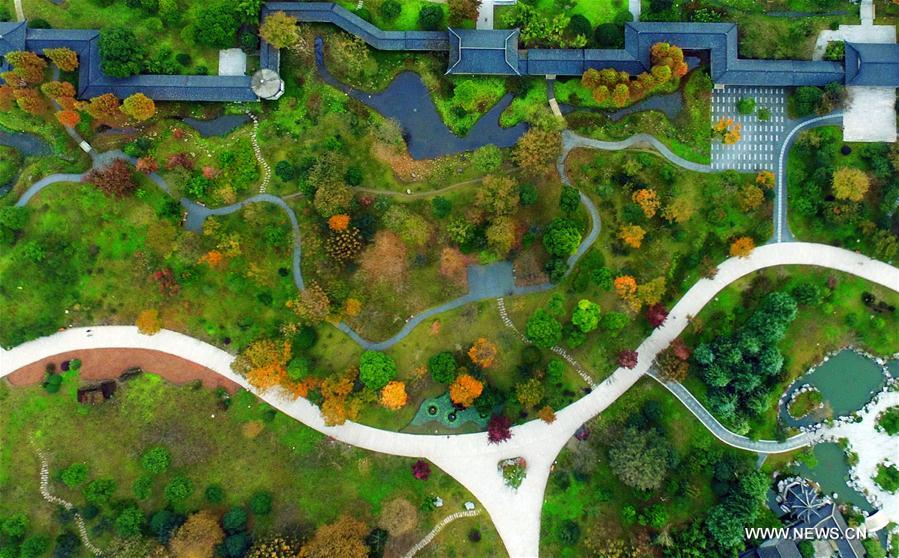 Fotografias aéreas do cenério do Slender West Lake no leste da China