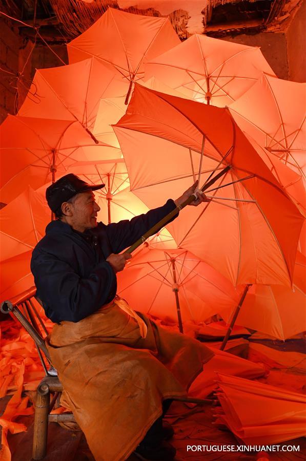 Guarda-chuvas tradicionais feitos em Anhui