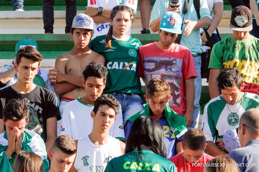 Brasil de luto pela equipe de futebol morta em acidente de avi?o