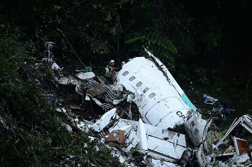 Acidente de avi?o com time da Chapecoense deixa 71 mortos na Col?mbia