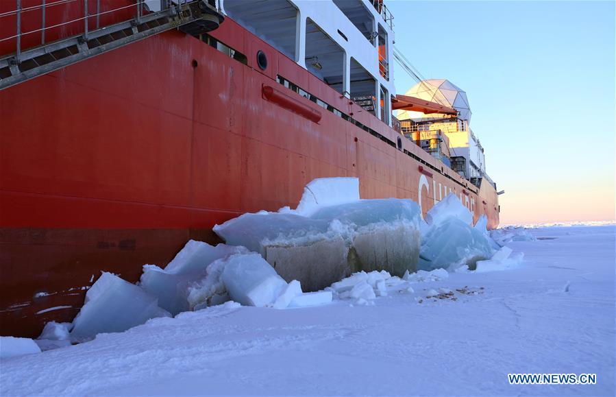 Navio de pesquisa Xuelong na 33a expedi??o antártica