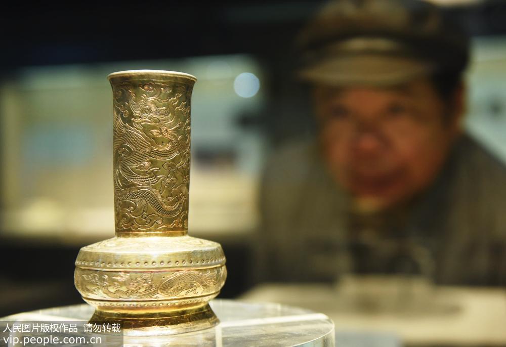 Relíquias culturais de ouro exibidas no leste da China