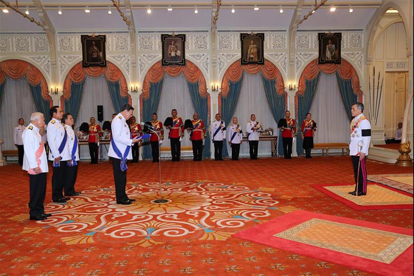 Príncipe herdeiro Maha Vajiralongkorn é oficialmente proclamado rei da Tailandia