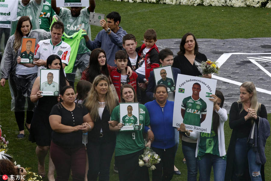 Brasil presta última homenagem aos jogadores e técnicos do Chapecoense