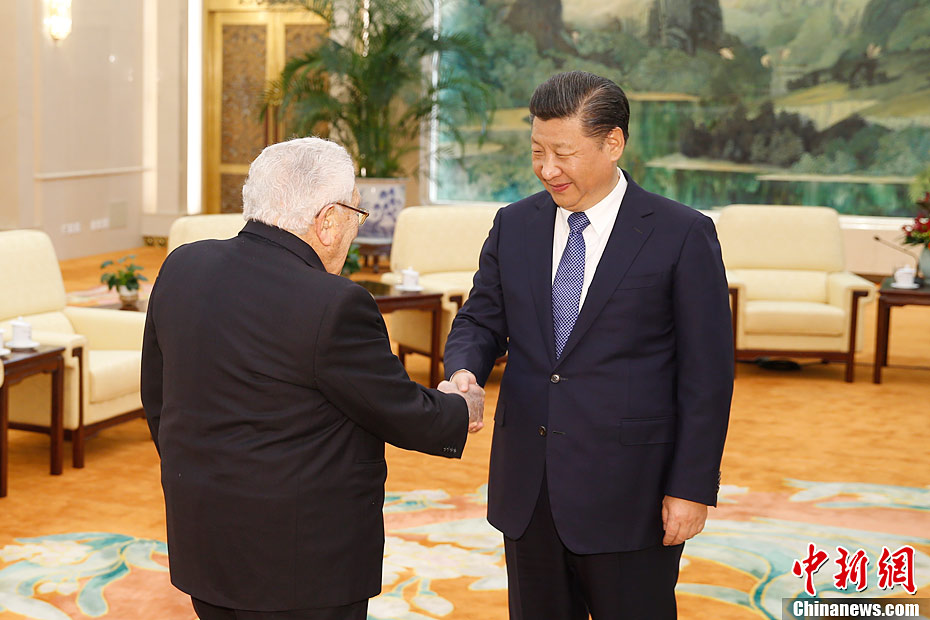 Presidente chinês se reúne com Henry Kissinger e discute la?os China-EUA