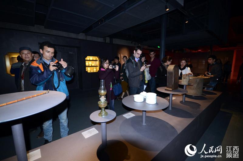 Porcelana, uma linguagem universal que dispensa tradu??o