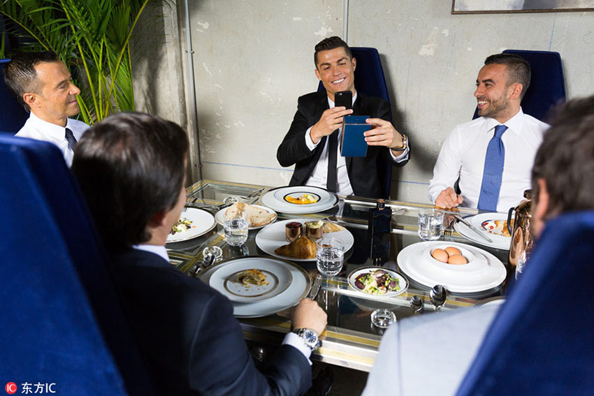 Cristiano Ronaldo lan?a perfume