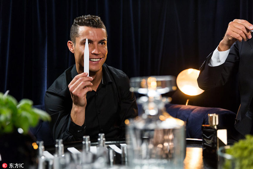Cristiano Ronaldo lan?a perfume