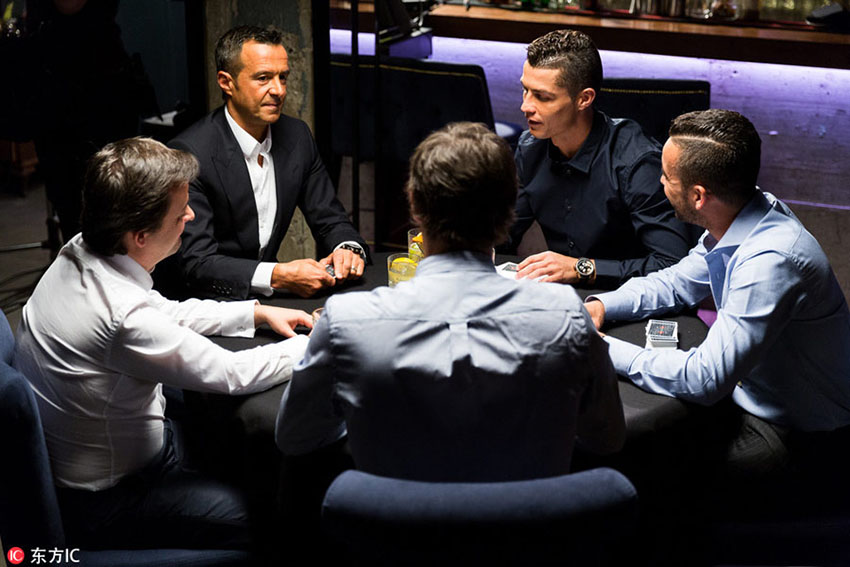 Cristiano Ronaldo lan?a perfume