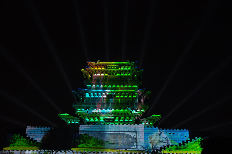 Espetáculo luminoso homenageia o dramaturgo Tang Xianzu no 400o aniversário do seu falecimento