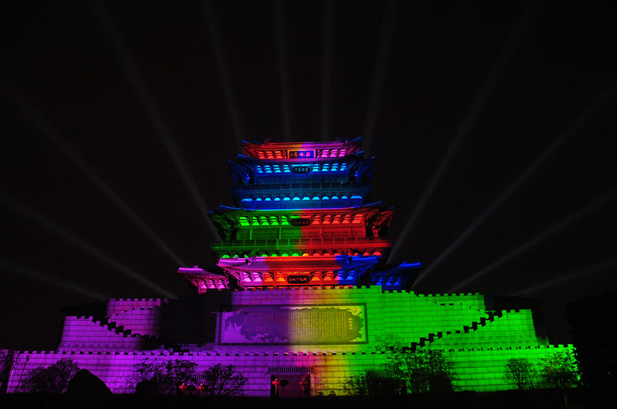 Espetáculo luminoso homenageia o dramaturgo Tang Xianzu no 400o aniversário do seu falecimento