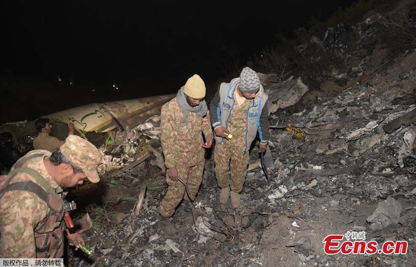 Queda de avi?o no Paquist?o n?o deixa sobreviventes