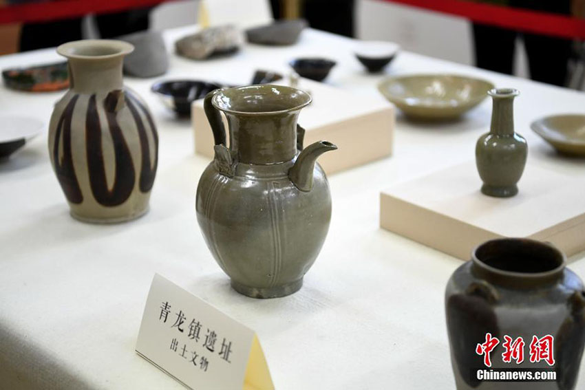 Shanghai exp?e novas relíquias encontradas nas ruínas Qinglong