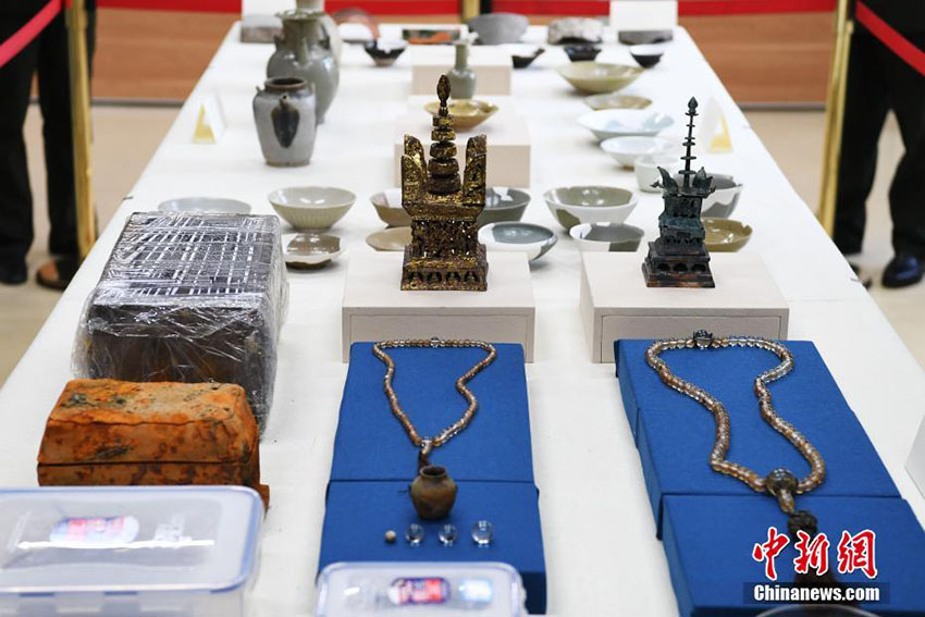 Shanghai exp?e novas relíquias encontradas nas ruínas Qinglong