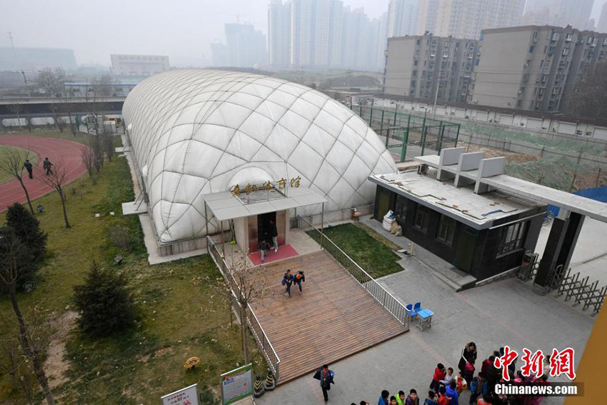 Escola em Hebei instala ginásio inflável para evitar a polui??o