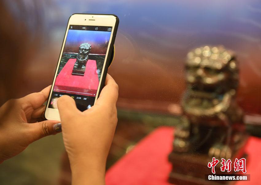 Changchun inaugura exposi??o com 700 obras de arte criadas com chocolate