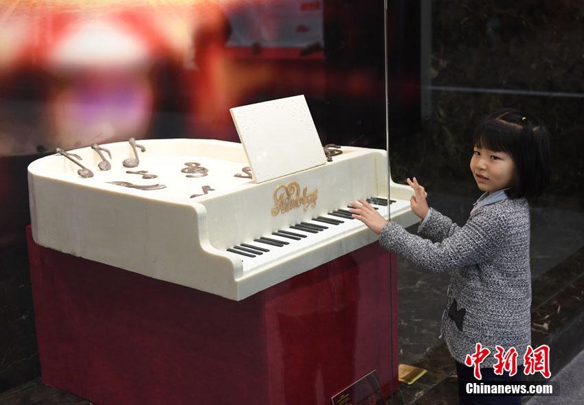 Changchun inaugura exposi??o com 700 obras de arte criadas com chocolate