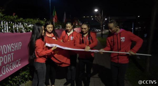 Equipe chinesa desiste na final da competi??o de pole dance em protesto por falta da bandeira nacional