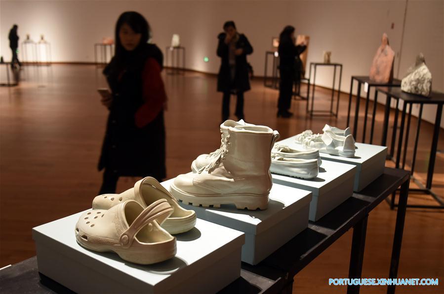 Bienal Internacional de Arte Ceramica Contemporanea 2016 come?a em Hangzhou