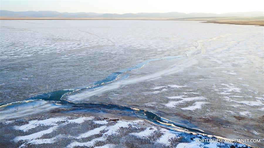 Paisagem do pantano em Maqu de Gansu