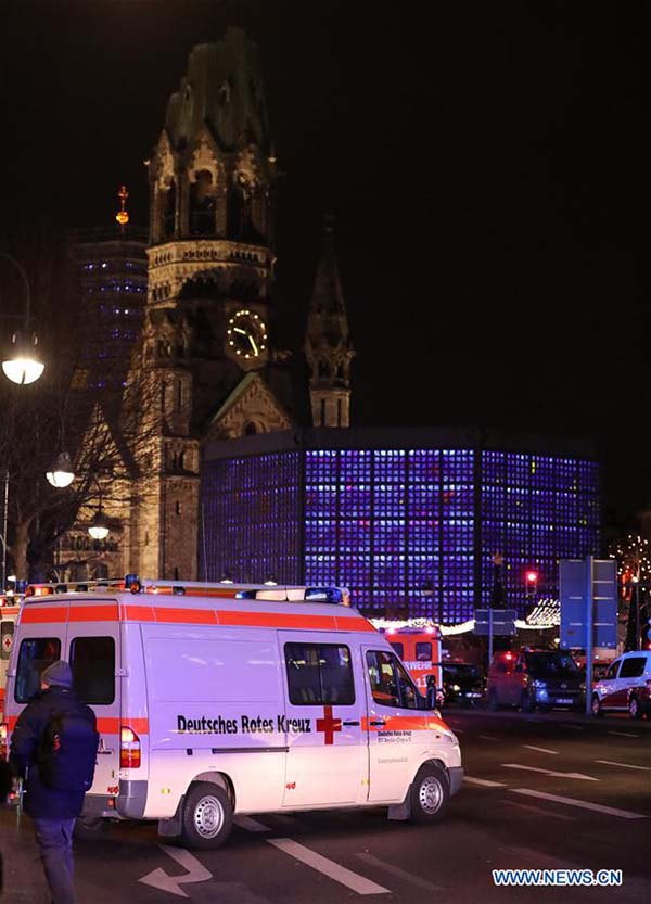 Caminh?o abalroa multid?o em Berlim e deixa nove mortos e mais de 50 feridos