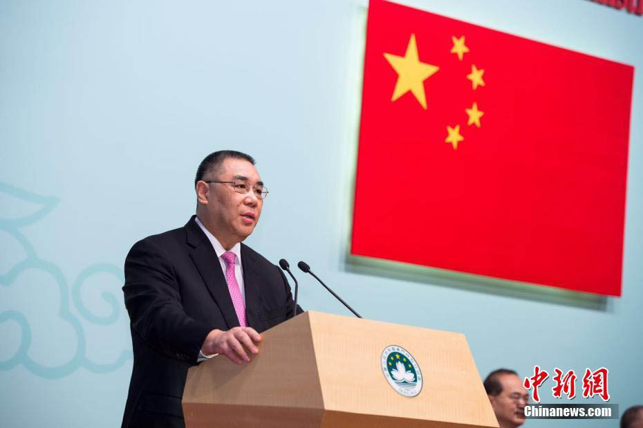 Macau celebra o 17o aniversário do retorno à China com cerim?nia de hasteamento da bandeira nacional