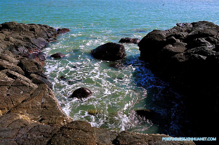 Paisagem do parque do vulc?o costeiro na província de Fujian