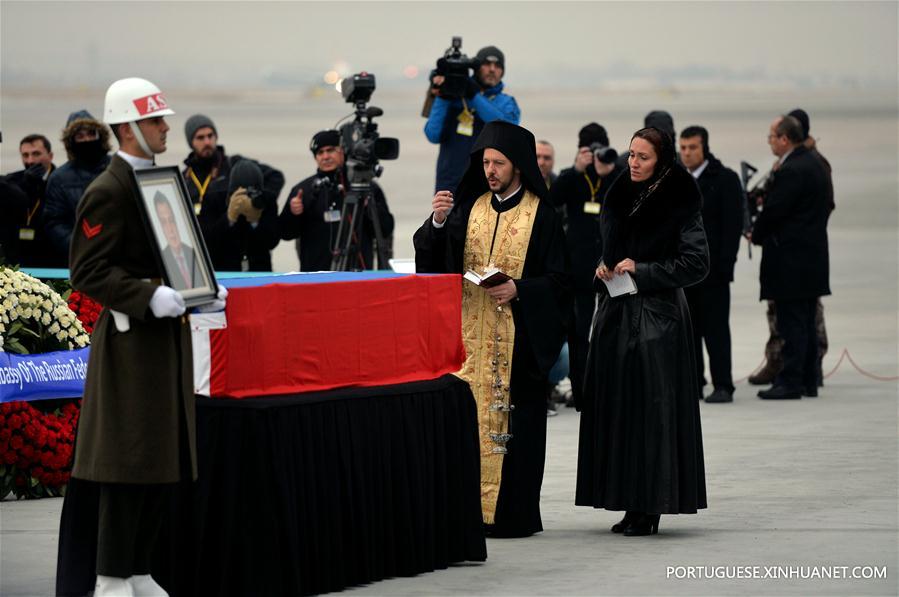 Turquia realiza cerim?nia de despedida ao falecido embaixador russo na Turquia