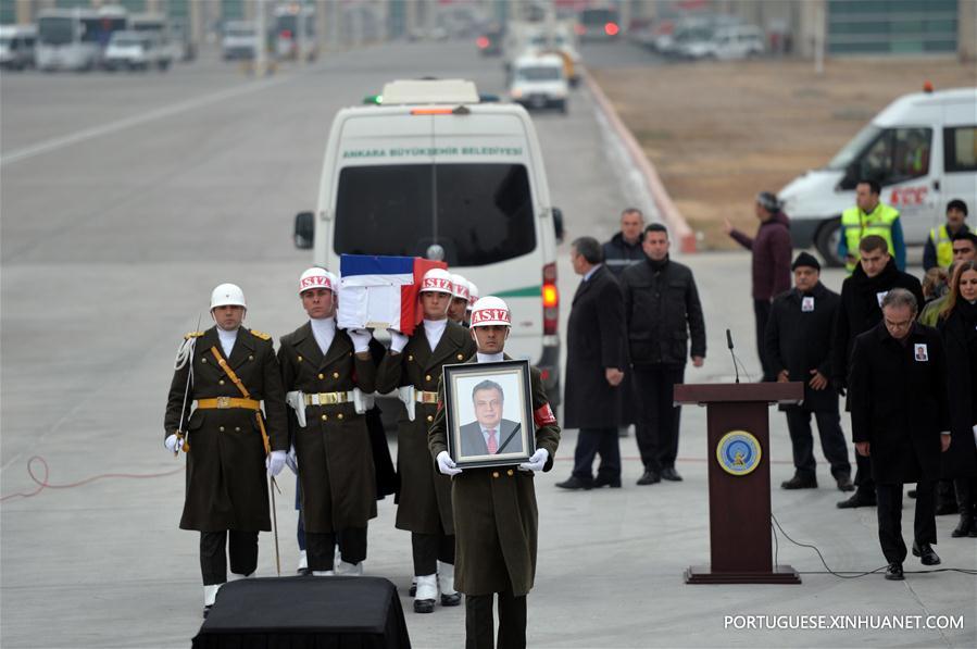 Turquia realiza cerim?nia de despedida ao falecido embaixador russo na Turquia