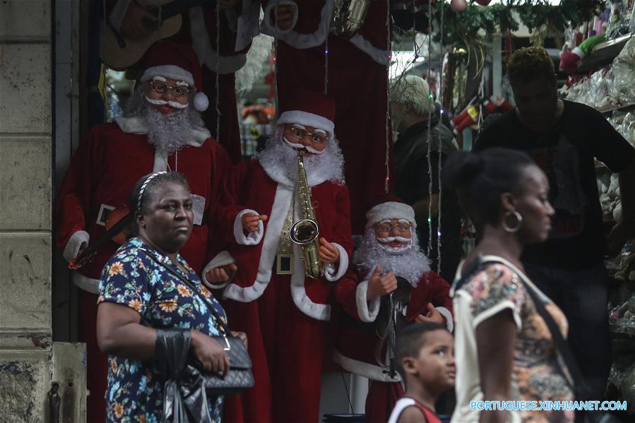 Compras de Natal lotam comércio em S?o Paulo