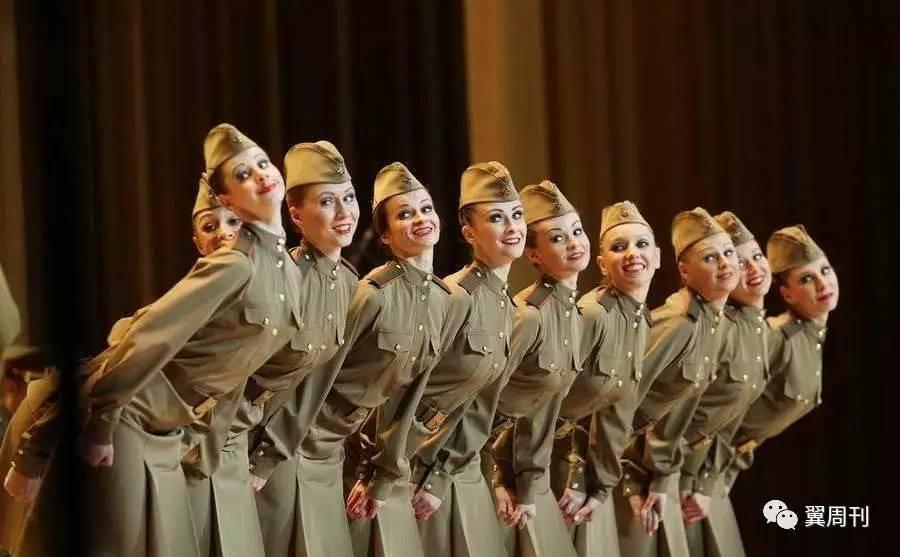 Avi?o militar russo cai no Mar Negro com 92 pessoas a bordo