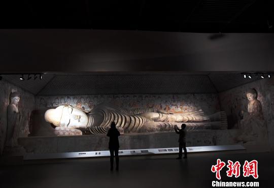 Exposi??o sobre as Cavernas de Dunhuang é realizada no sudoeste da China