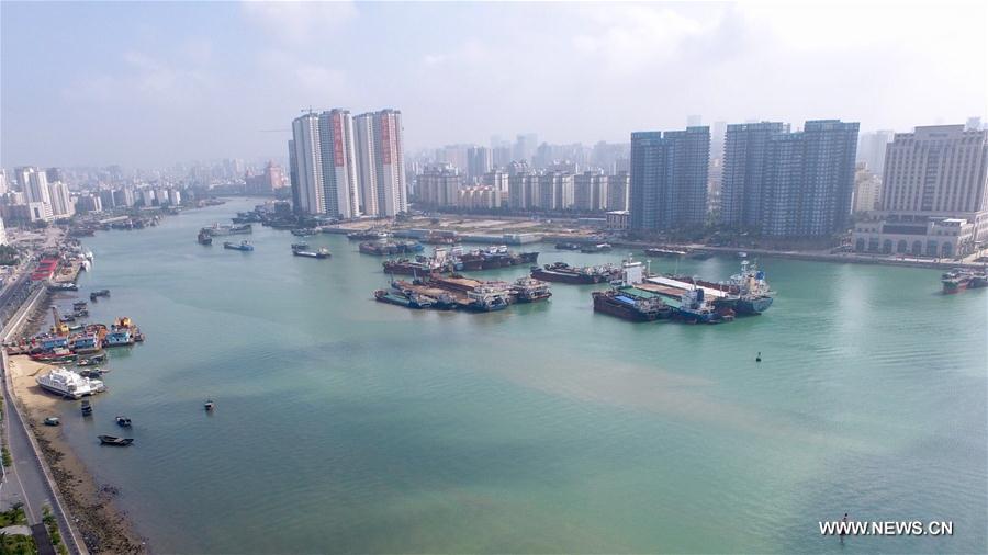 China lan?a alerta amarelo para ondas de oceano