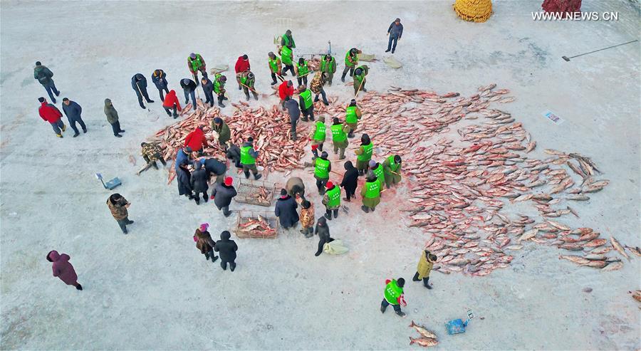 época de pesca de inverno iniciada com celebra??es no nordeste da China