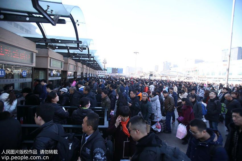 Esta??es ferroviárias de Beijing registam aumento no número de passageiros no final do ano
